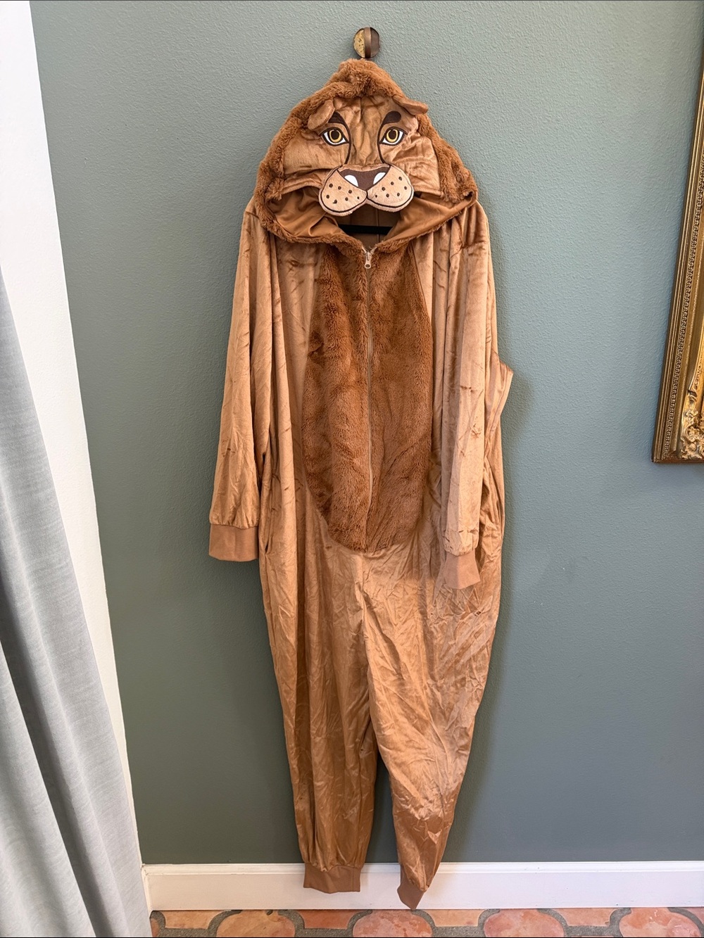 Spirit Halloween Adult Lion Suit Unisex Sz L/XL So Soft Hooded